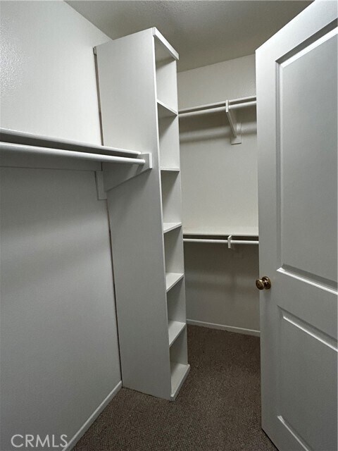 Building Photo - 68 Avanzare