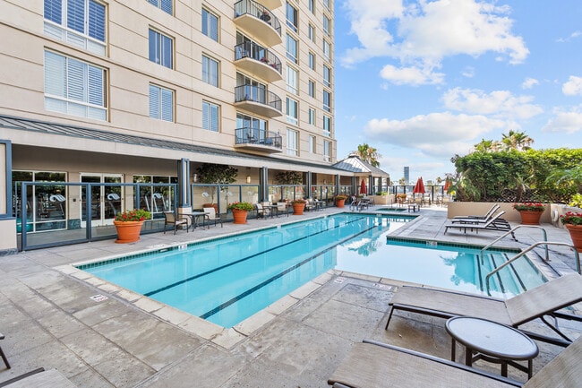 Building Photo - 850 E Ocean Blvd