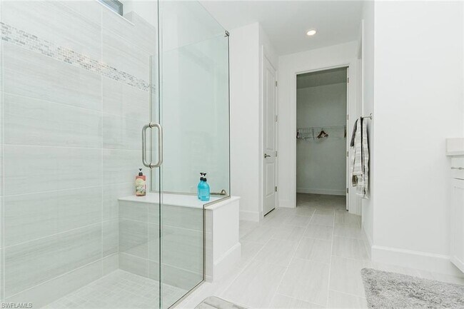 Building Photo - 5939 Gala Dr