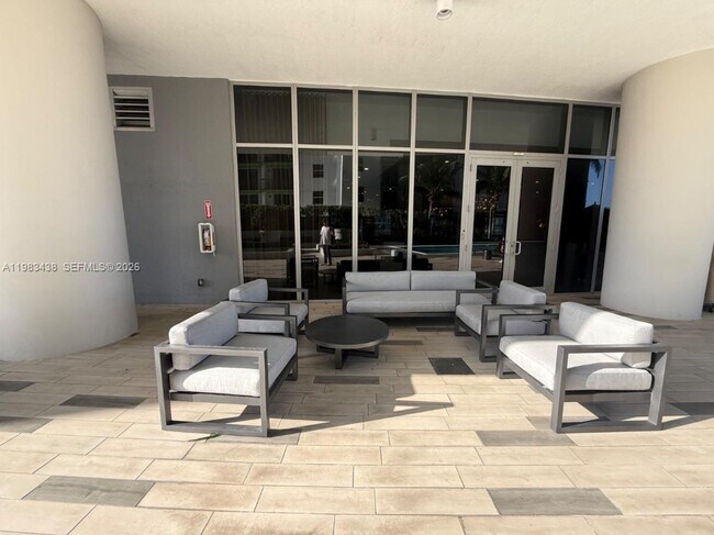 Building Photo - 488 NE 18th St