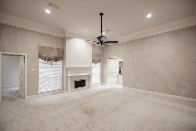 Building Photo - 26910 Willow Ln