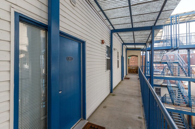 Building Photo - 1726 Aliceanna St