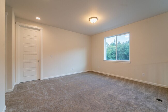 Building Photo - 4 Bed/3.5 Bath in Gig Harbor WA