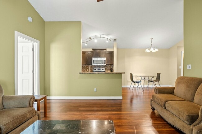 Building Photo - 4530 Village Ct