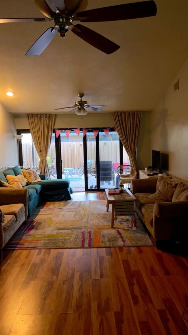 Building Photo - 7509 SW 26th Ct