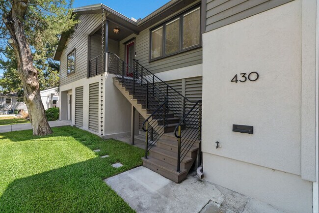 Building Photo - 430 Arricola Ave