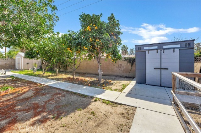 Building Photo - 41363 Plumrose St