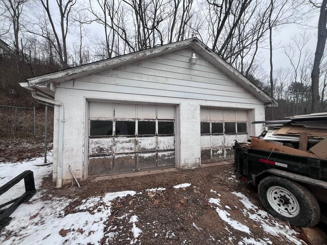 Building Photo - 1515 House