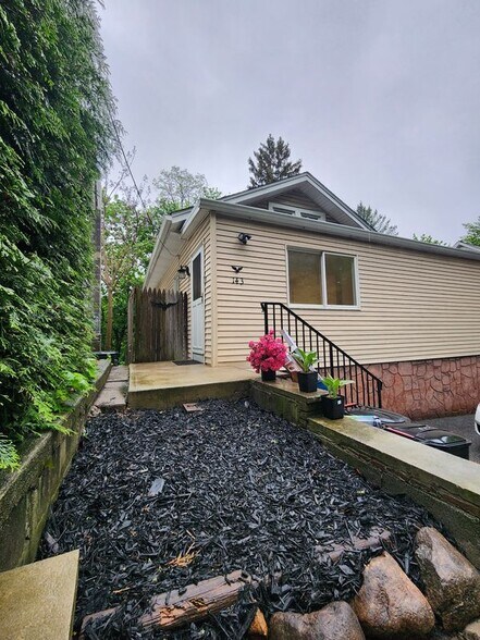 Primary Photo - 143 Boonton Ave