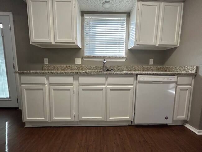 Building Photo - Saginaw Texas Homes for Rent "Eagle Mtn-Sa...