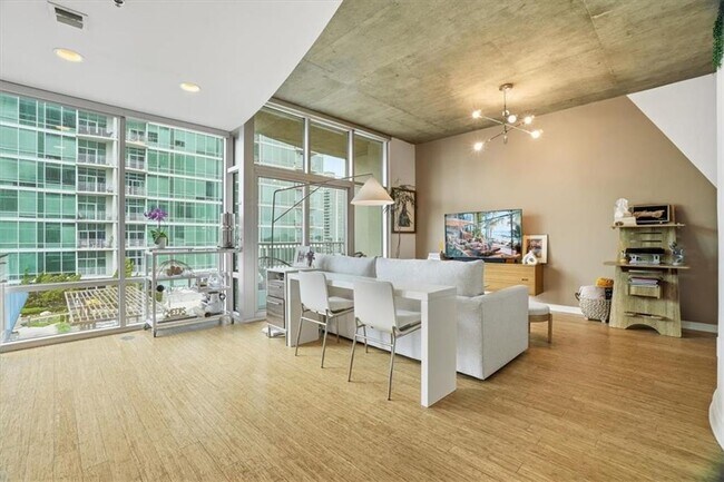 Building Photo - 923 Peachtree St NE