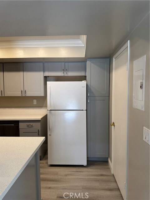 Building Photo - 8167 Vineyard Ave