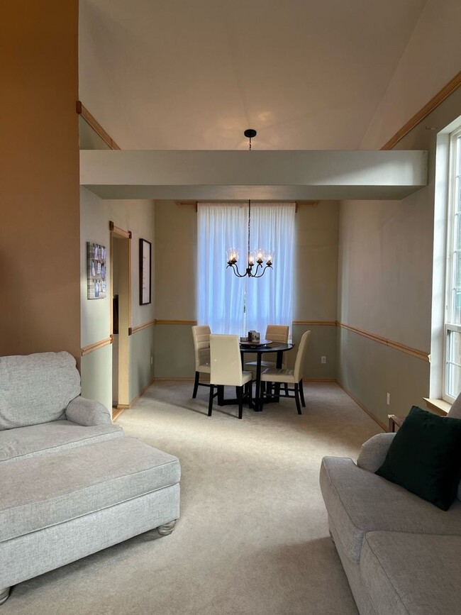 Building Photo - Beautiful 4 Bed 3 Bath Bothell Home!