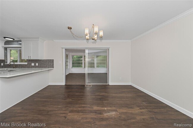 Building Photo - 6695 Lahser Rd