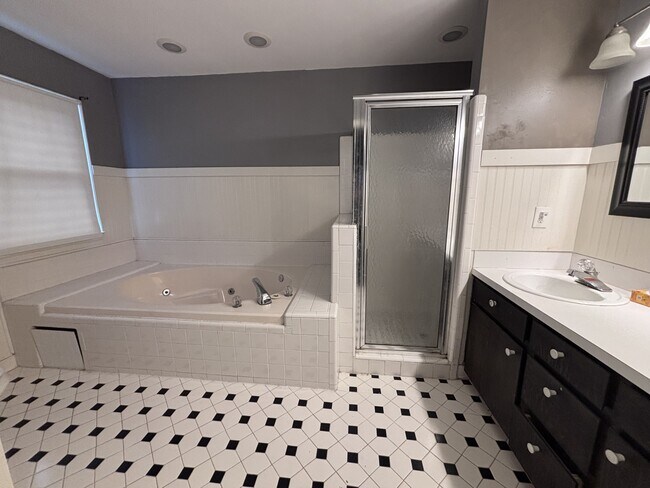 Building Photo - 1046 Trotters Blvd