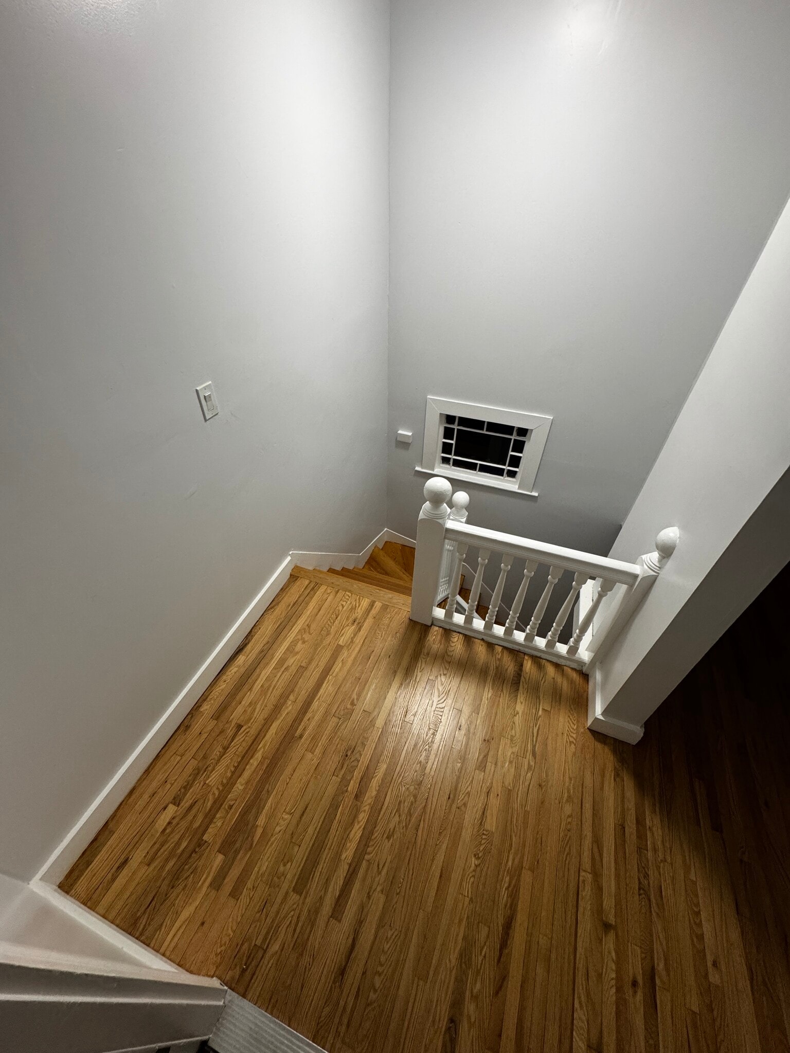 Entrance - 32 Center St