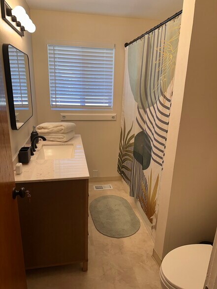 Building Photo - 8018 MacArthur Blvd