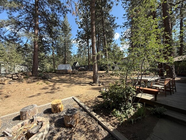 Building Photo - Spacious 4 Bed/3 Single Family Home in SW Bend - Large Backyard