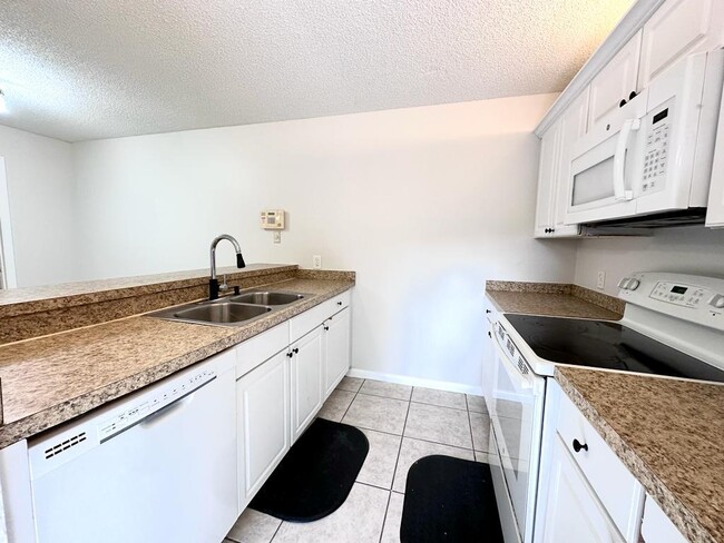 Building Photo - 193 Charter Way