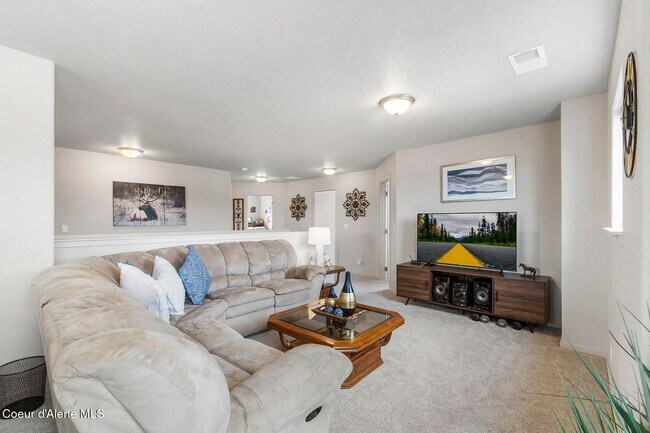 Building Photo - Spacious 4BR + Loft Home in Desirable North Place Community — Post Falls