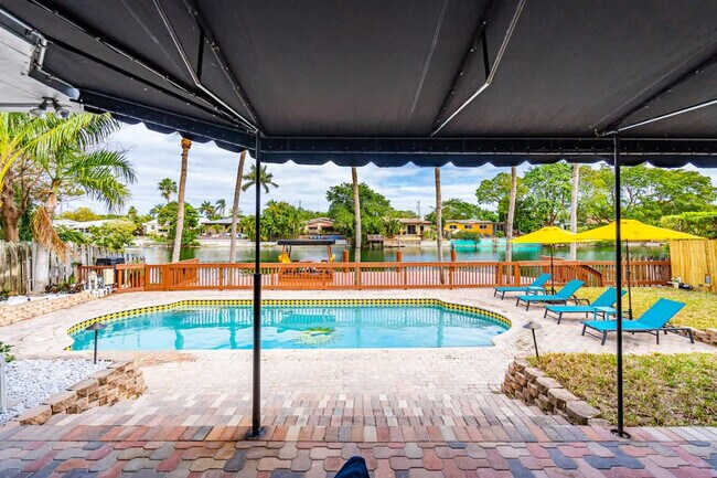 Building Photo - 1712 NE 18th Ave