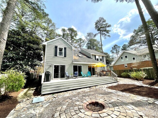Building Photo - Spacious 6 bedroom home in Virginia Beach