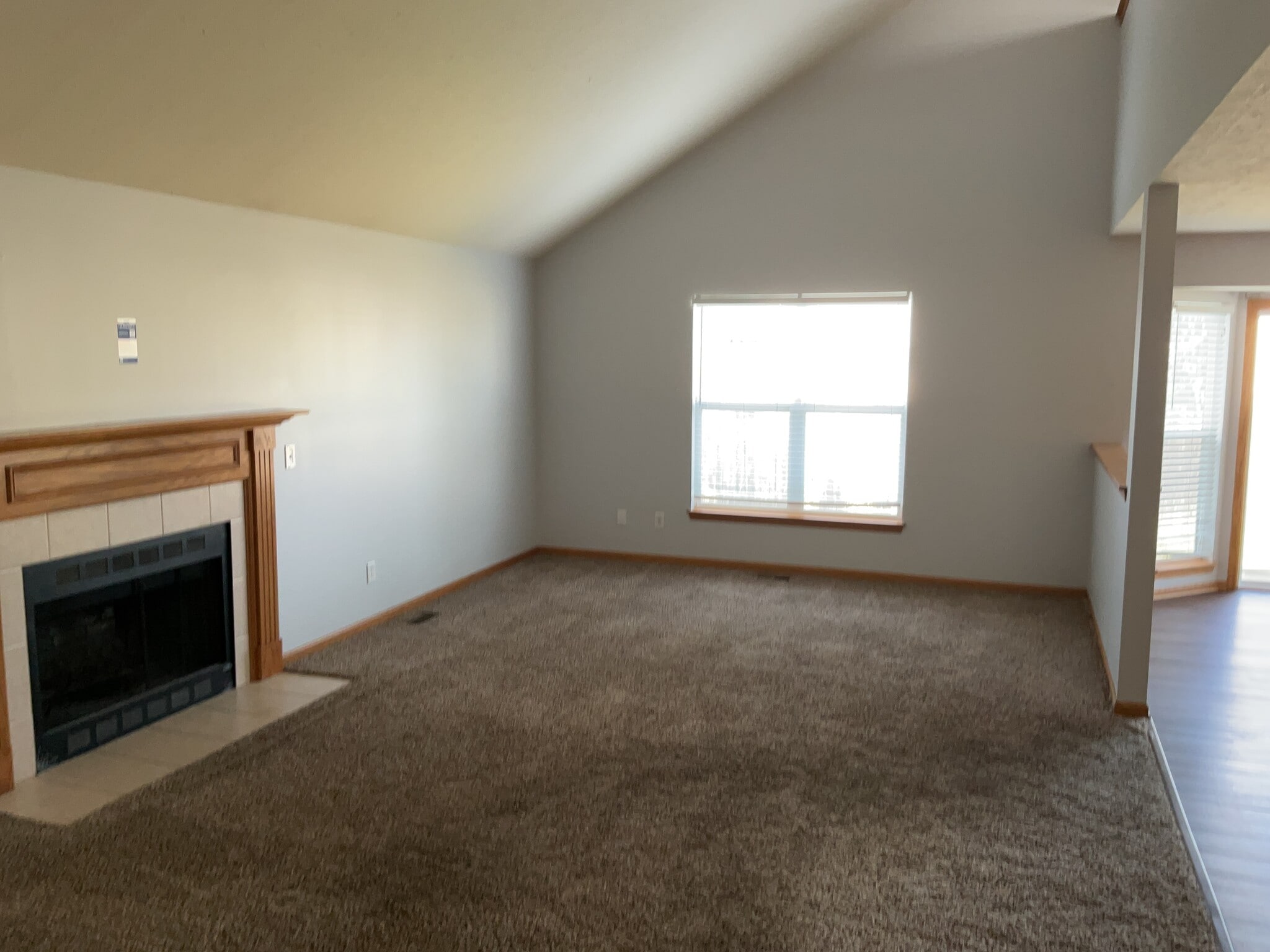 Building Photo - 948 Bradley Ln