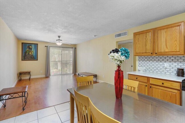 Building Photo - 1700 SW 16th Ct