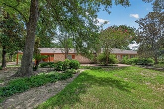 Building Photo - 19002 Mirror Lake Dr