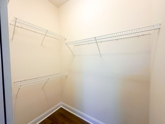 Building Photo - 450 E Ohio Unit 117