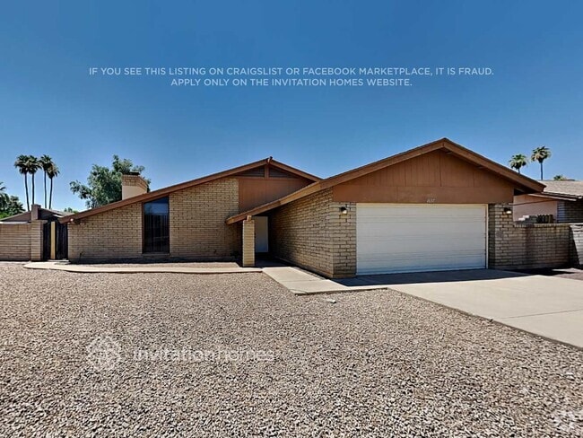 Building Photo - 4637 W Vista Ave