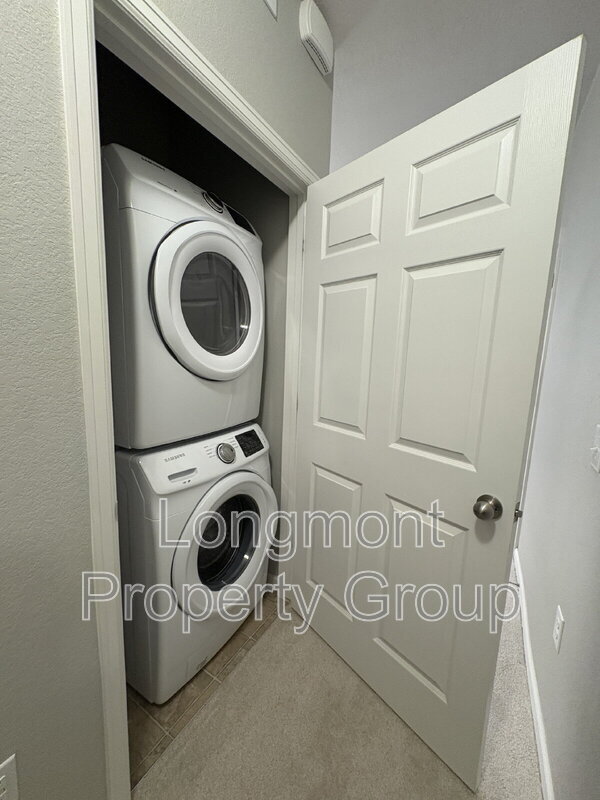 Building Photo - 804 Summer Hawk Dr