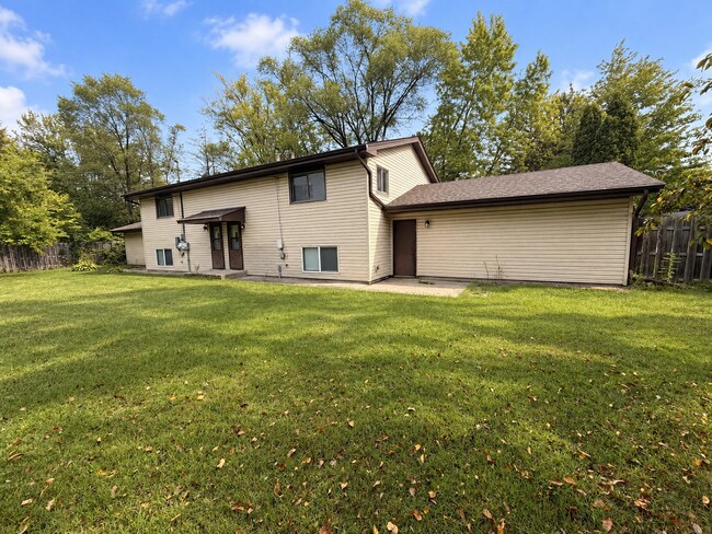 Building Photo - 8820-8822 Griggs Ave