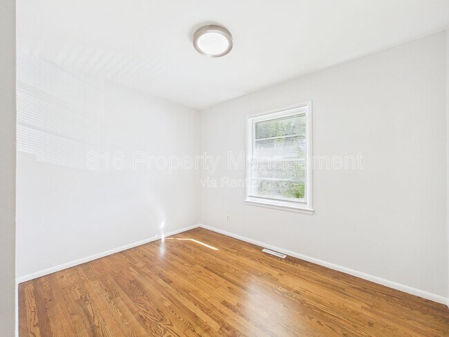 Building Photo - 7800 E 91 St