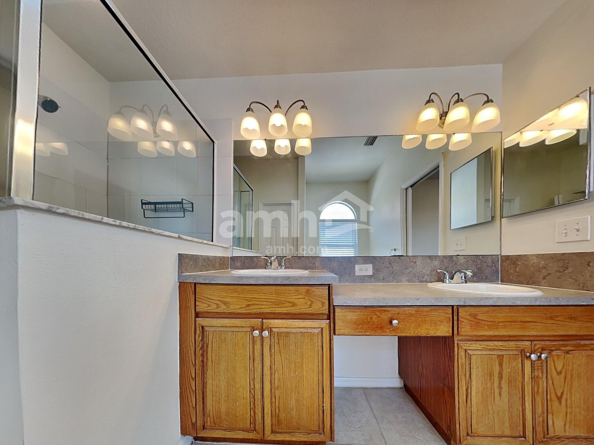 Building Photo - 4553 Marchmont Blvd