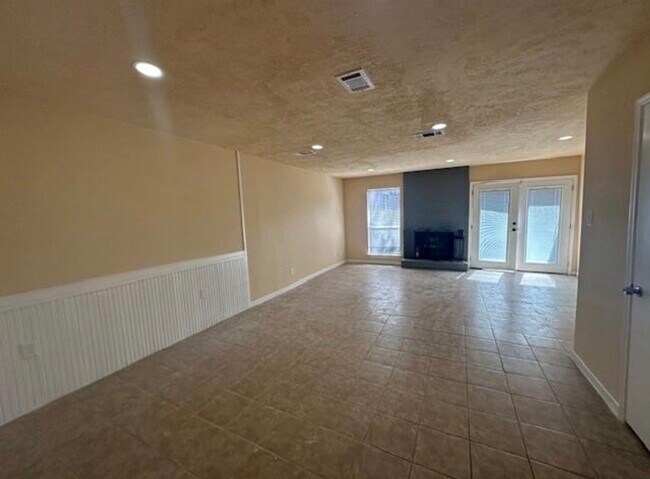 Building Photo - 5921 Arncliffe Dr