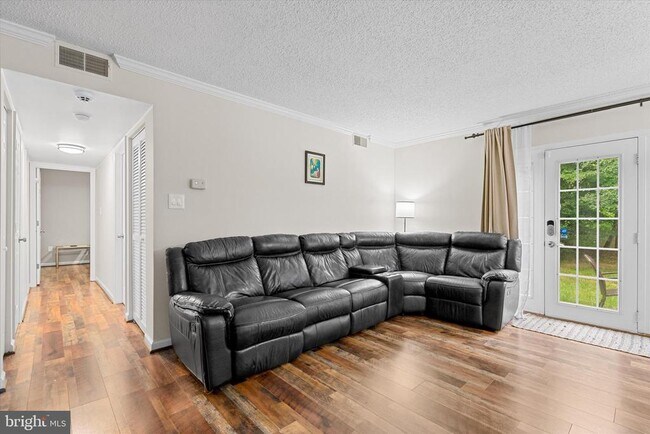 Building Photo - 15500 Horseshoe Ln