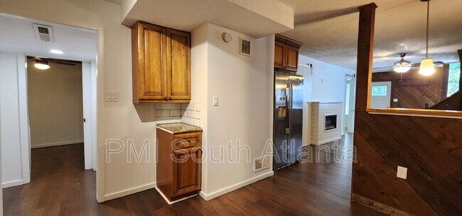 Building Photo - 6584 Walker Rd