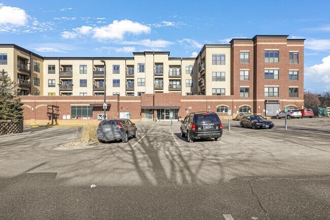 Building Photo - 15 E Franklin Ave