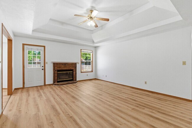 Building Photo - Nixa 3 bed 2 bath 2 car garage home!