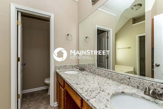 Building Photo - 3 Bedroom Pet-Friendly Home in Lithonia, GA with Main Street Renewal
