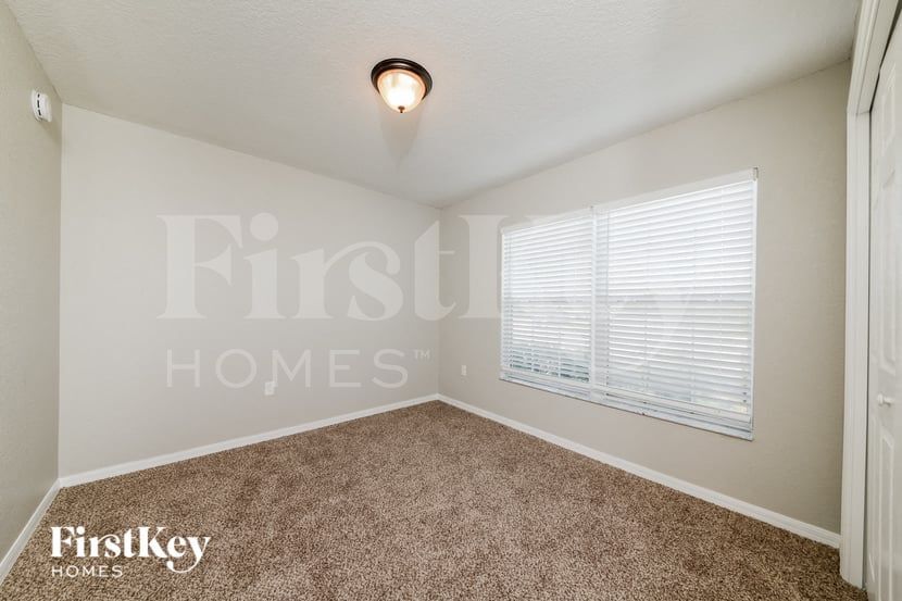 Building Photo - 2318 11th Ave E