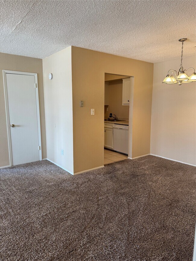 Building Photo - 1022 Wilson Rd