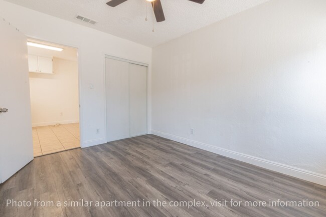 Building Photo - 5310 S Van Ness Ave