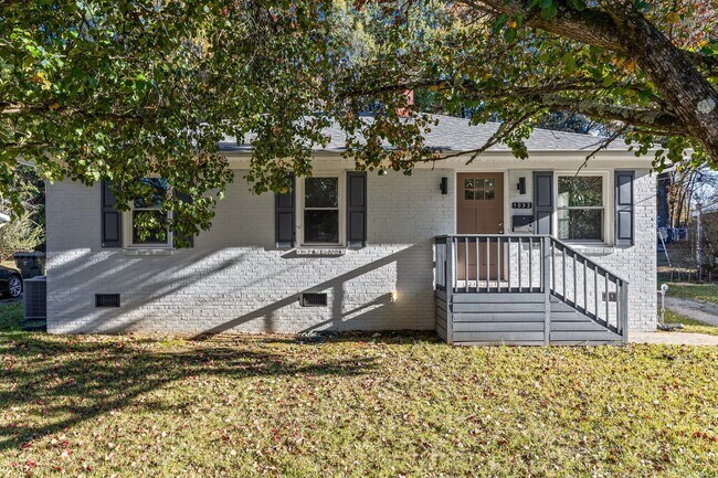 Primary Photo - Newly renovated, adorable 3-bedroom, 1-bat...