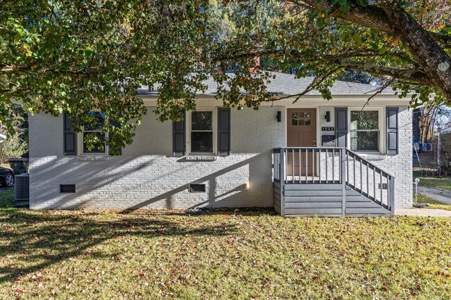 Primary Photo - Newly renovated, adorable 3-bedroom, 1-bath home in Rock Hill!