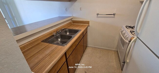 Building Photo - 525 Arleen St