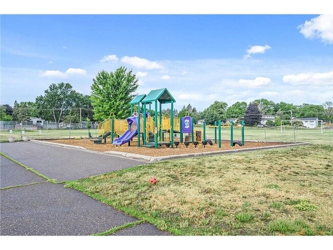 Building Photo - Classic, charming character *3Bd*2Bath*1 Den 1584 SqFt in New Hope Avail May 1!