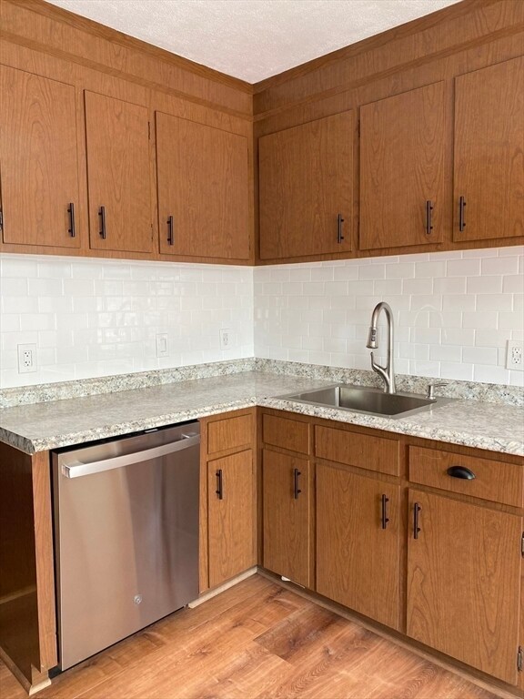 Building Photo - 37 Walnut Ct