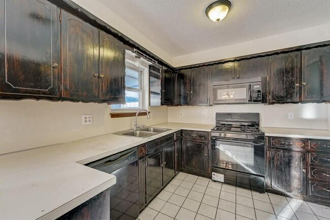 Building Photo - 2600 SW 78th St